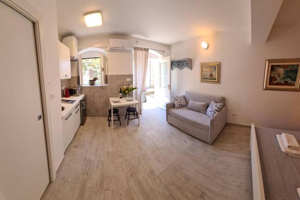 Studio Apartment Marella Vis Kültér fotó